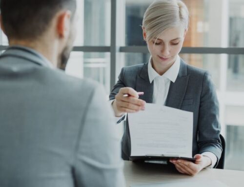 Los contratos laborales deberán explicar mucho más a partir del 5 de octubre 2026